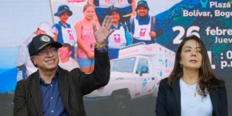 Petro destaca a los EBS como eje del modelo preventivo en Colombia y anuncia su dignificación laboral
