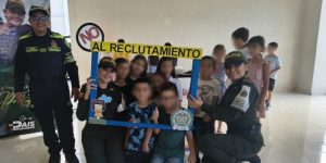 Policía en el Huila usa cine para proteger a niños en Semana Santa