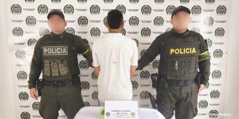 Motociclista arrolla a uniformado de la Policía en control vial de Gigante tras evadir señal de pare