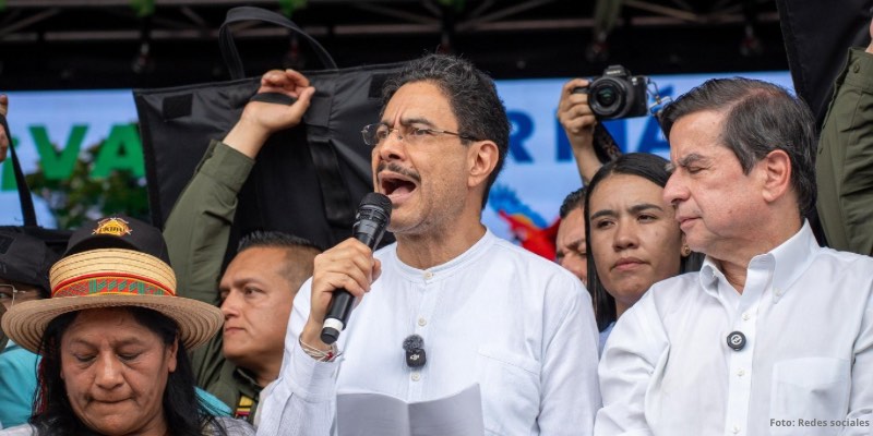 "Llenamos plazas en todo el país": Cepeda destaca respaldo ciudadano a su campaña