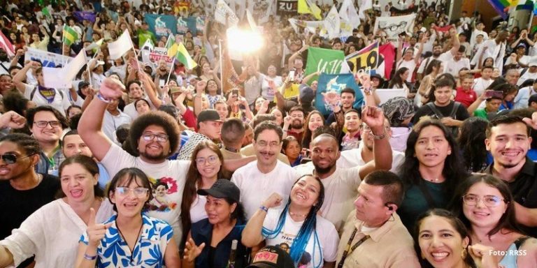 Más de 500 jóvenes respaldaron a Iván Cepeda en encuentro nacional del Pacto Histórico